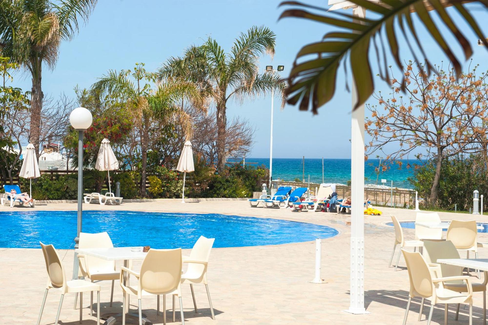 Villa Oasis Pernera ภายนอก รูปภาพ